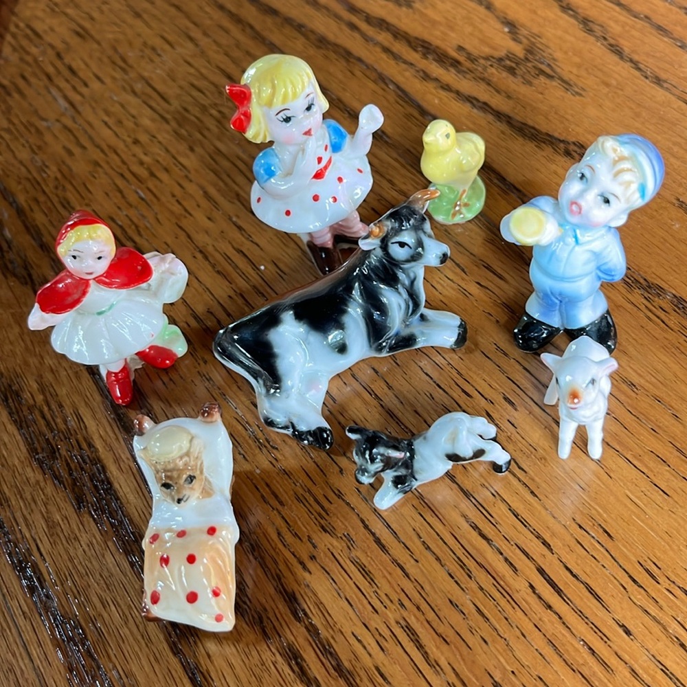 1960s nursery rhyme miniature figurines bone china Eight pieces no chips, Japan